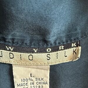 Studio Silk Navy Silk Shirt - in size Large